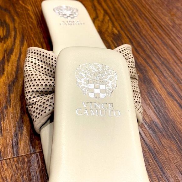 Vince Camuto Amahlee Square Toe Perforated Leather Thong Sandal Size 8.5 - Picture 5 of 6